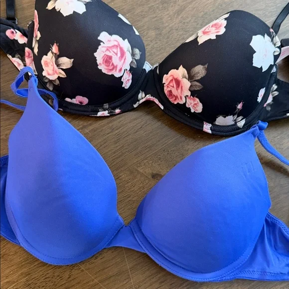Victoria’s Secret bras - Picture 2 of 5